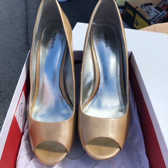 Sandals - Picture 4 of 4